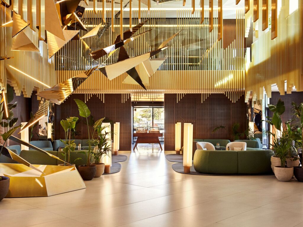 BCNUB-P0383-Lobby-Main-View.4×3.jpg