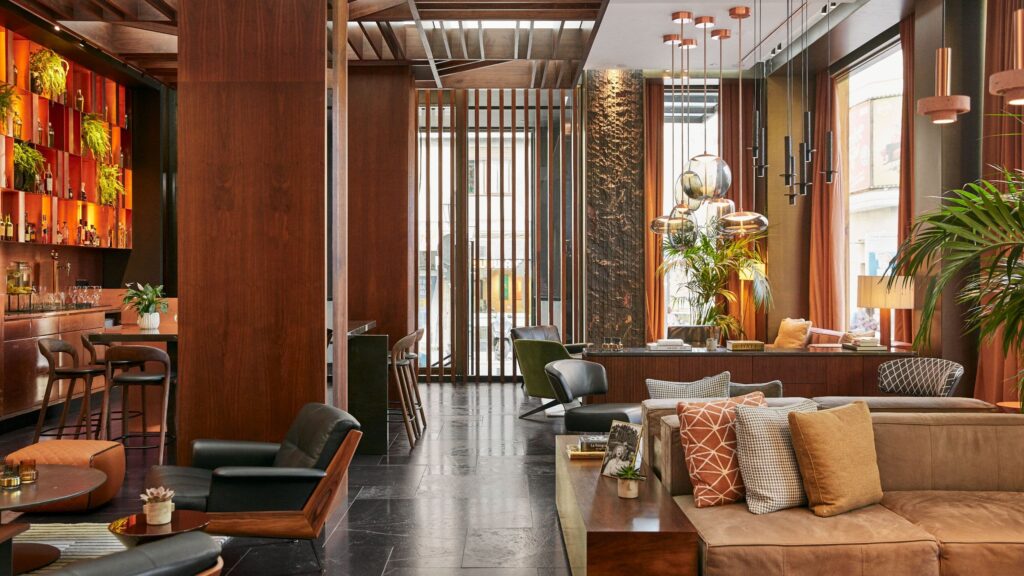 MADRP-P0170-Lobby-Seating-Area-Daytime.16×9.jpg