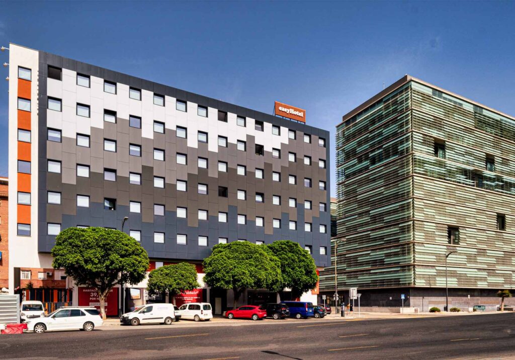 Malaga_Exterior_1_b054ea0818.jpg