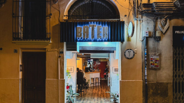 batek-el-tipo-que-nunca-cena-en-casa-10.jpg
