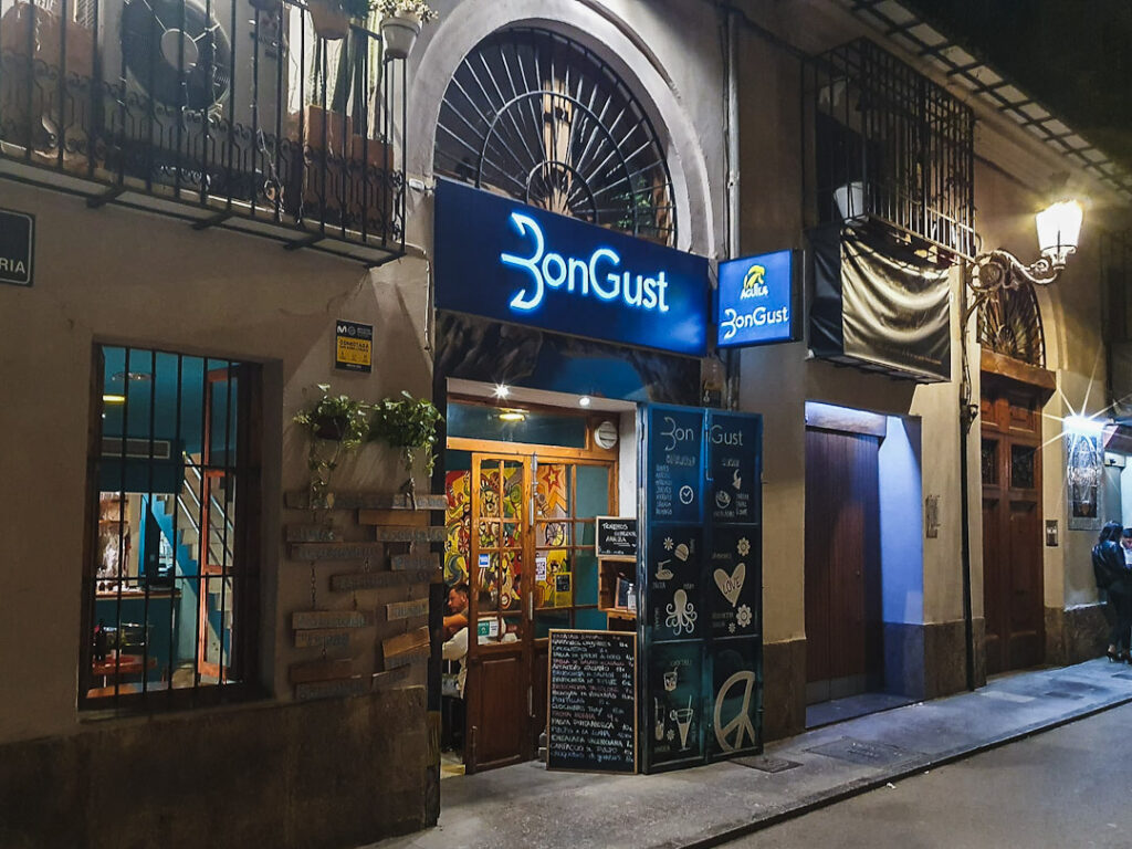 bon-gust-el-carmen-valencia-el-tipo-que-nunca-cena-en-casa-1.jpg