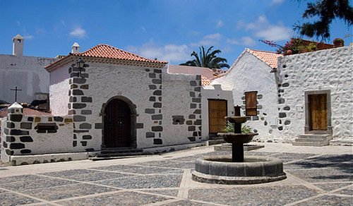 canary-sun-hostel.jpg
