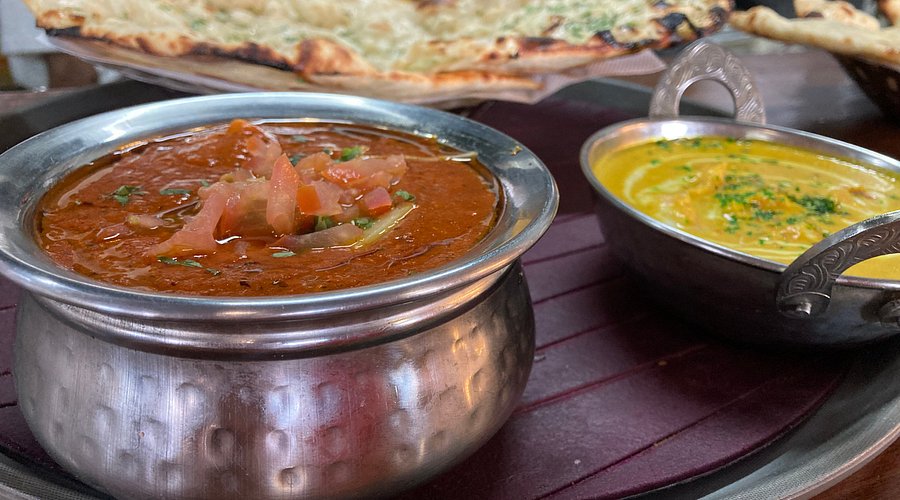 curry-and-naan-bread.jpg