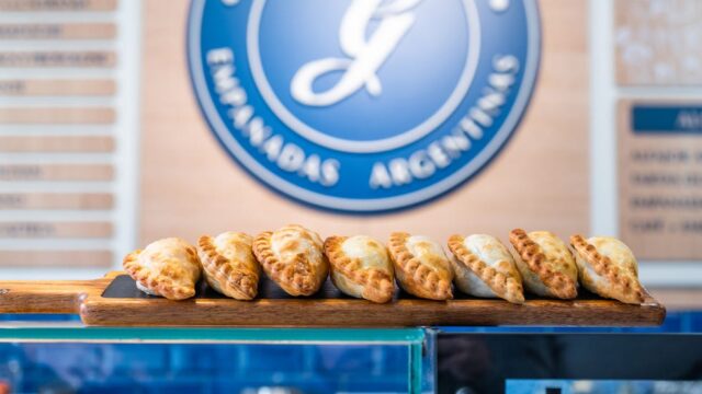 empanadas-en-mostrador-graciana-empanadas-argentinas-65d7493dabc69.jpg