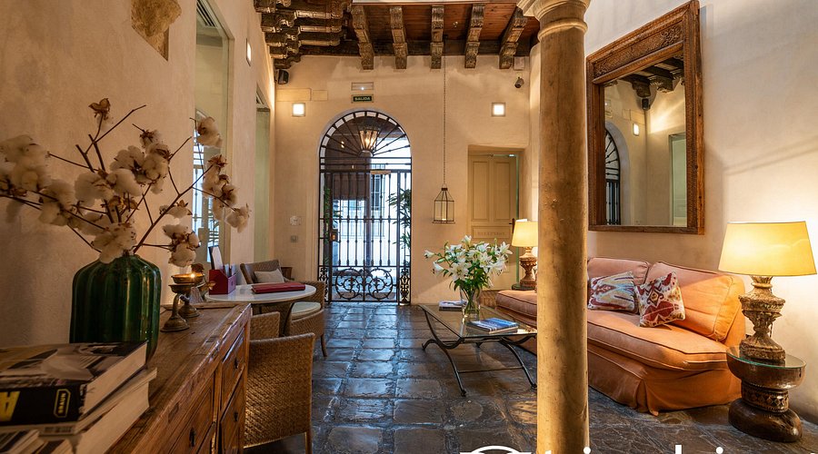 lobby-v18579253.jpg