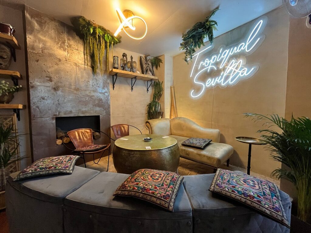 lounge.jpg
