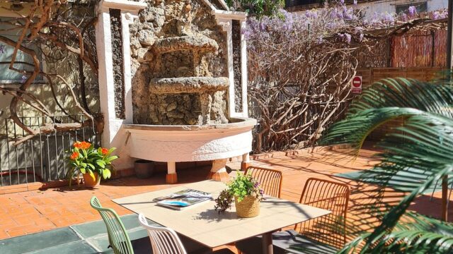 mesa-en-nuestro-jardin.jpg