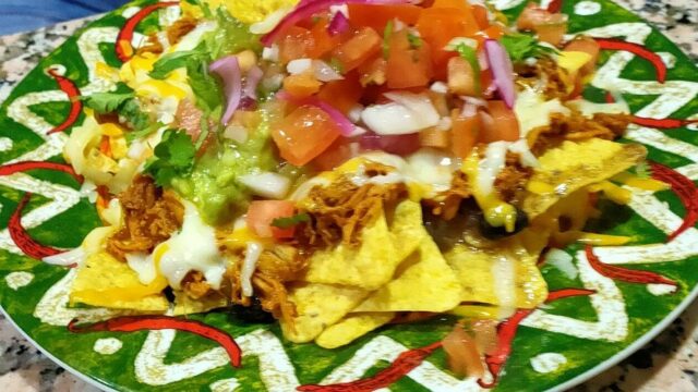 nachos-con-guacamole.jpg