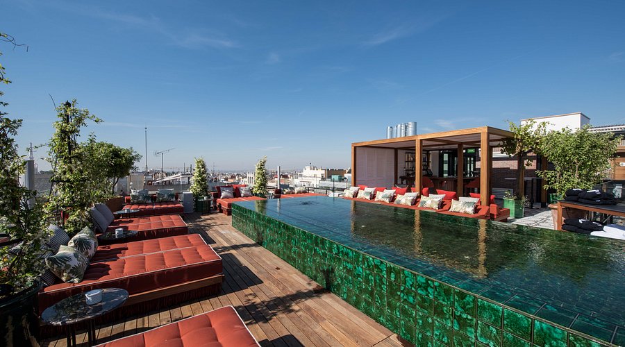 picos-pardos-sky-lounge.jpg