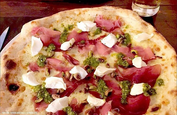 pizza-les-dues-sickles.jpg