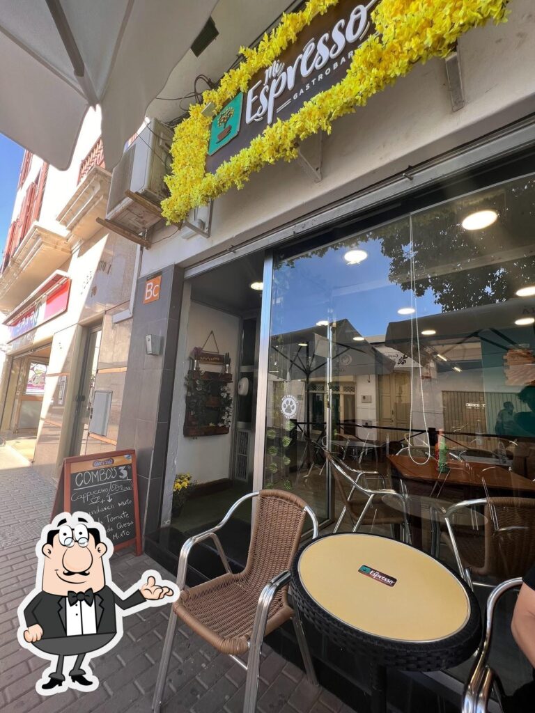 r2e8-Mi-Espresso-Gastrobar-interior.jpg