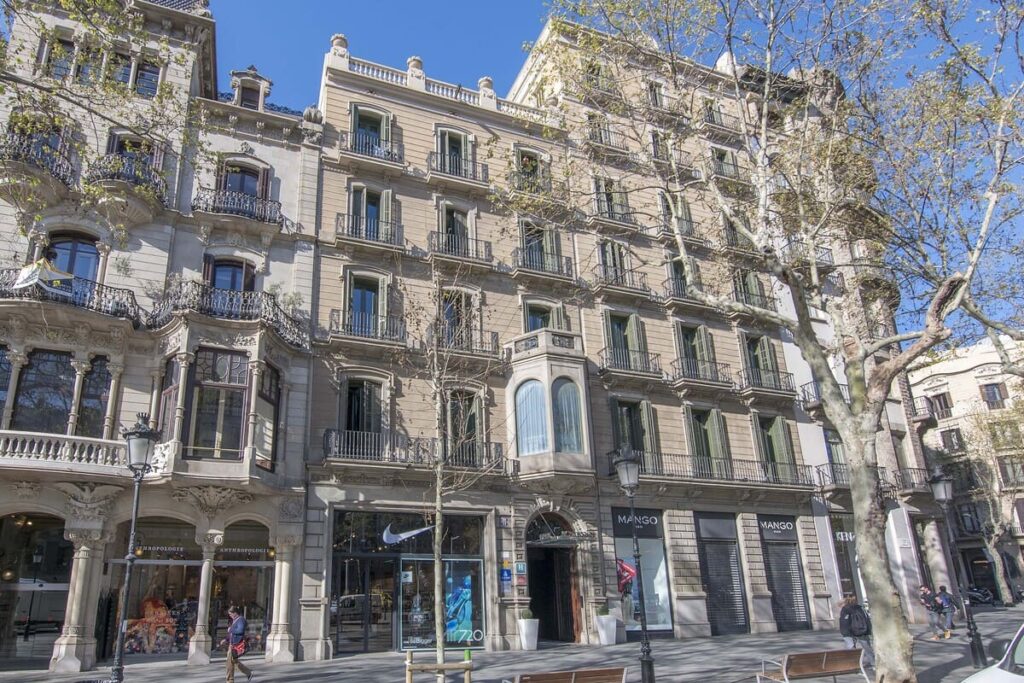 sonder-Hotel-Passeig-de-Gracia-Barcelona-fachada-2-002.jpg