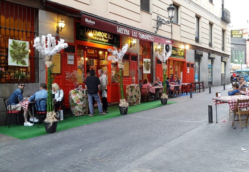 taberna-los-chanquetes-portada-exterior-2.jpg