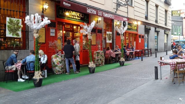taberna-los-chanquetes-portada-exterior-2.jpg