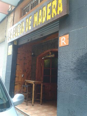 tasca-la-cueva-de-madera.jpg