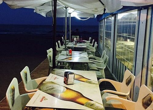 terraza-de-noche-a-pie.jpg
